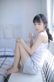 美女胸怀